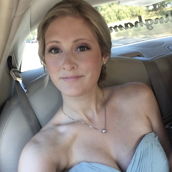 Meet your Posher, Krista - Picture 2 of 3